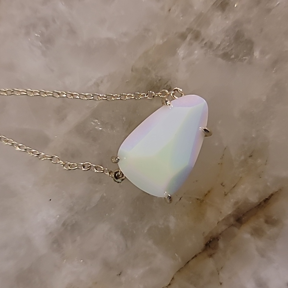 Beautiful Kendra Scott Necklace - Picture 5 of 6